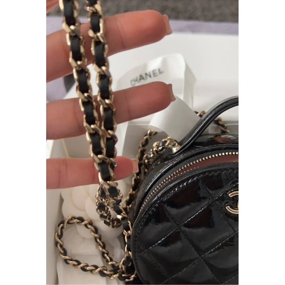 Chanel Evening Bag Black Patent Leather
CC Logo, - Picture 8 of 10